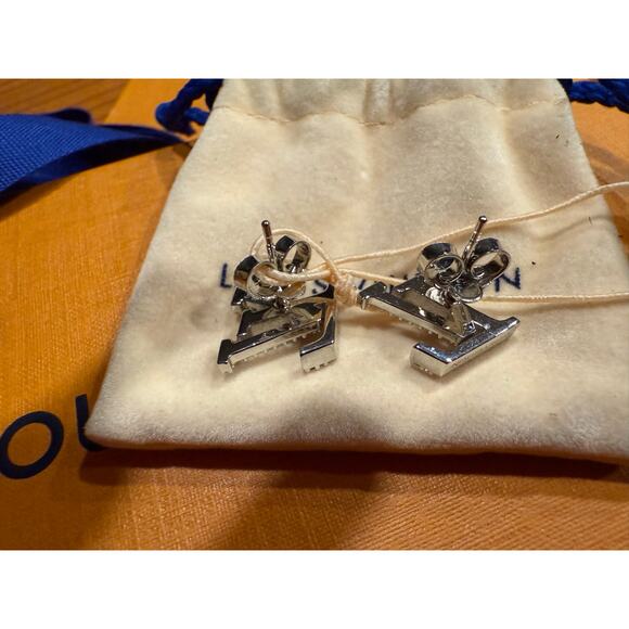 Louis Vuitton ICONIC EARRINGS NWT - Picture 9 of 11